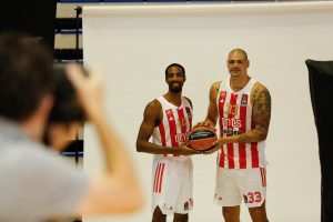 OSTIN HOLINS OTVORENO: Ko mu je omiljeni srpski košarkaš i zbog koga je došao u Crvenu zvezdu!