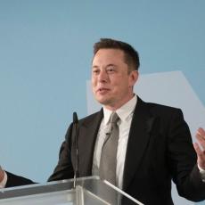 OTRIVENO: Evo zašto se Elon Mask obrukao na PREZENTACIJI novog VOZILA