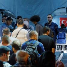 OTVORENA VATRA NA TURSKI VOJNI AVION! Drama tokom evakuacije civila iz RATOM pogođene zemlje (VIDEO)
