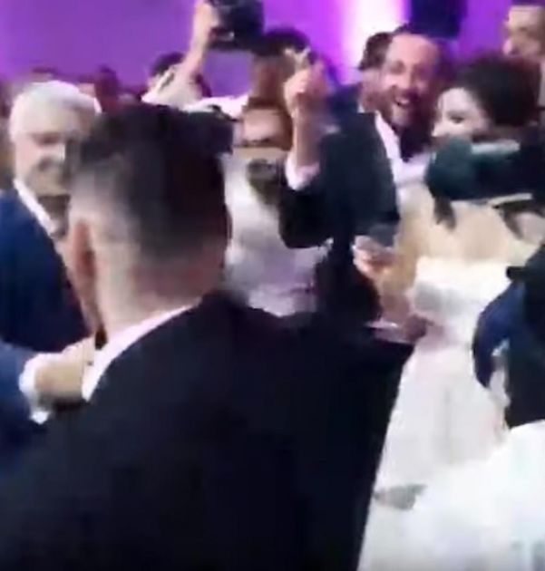 OVAKO MILO BANČI UZ ČETNIČKE PESME, A PIŠE KRIVIČNE ZBOG TAMO DALEKO: Procurio snimak sa svadbe ćerke crnogorskog premijera, hoće li mu suditi za velikosrpski pir!
