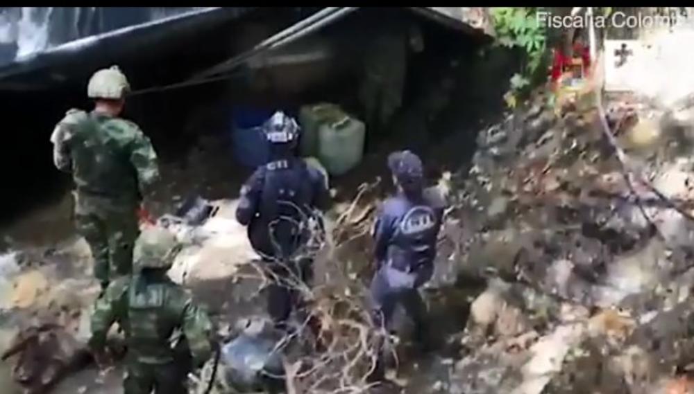 OVAKO SE PLENI TRI TONE KOKAINA: Šokantan video upada kolumbijske vojske u jednu od laboratorija u džungli (VIDEO)