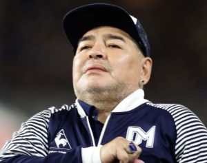 OVAKVA TETOVAŽA DO SADA NIJE VIĐENA: Fudbaler kog je Maradona trenirao na originalan način mu odao počast (VIDEO)