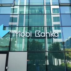 OVDE JE OPSADNO STANJE Beograđani besni zbog Mobi Banke: Računi im BLOKIRANI, novca ni na vidiku (FOTO)