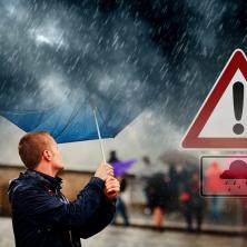OVIH ŠEST OKRUGA DO KRAJA DANA OČEKUJU PLJUSKOVI SA GRMLJAVINOM! Novo upozorenje meteorologa: Visinski ciklon kruži nad Srbijom!