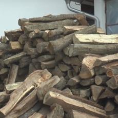 OVO JE POSAO SA SEDAM KORA Produžena grejna sezona, veća potražnja nego u novembru - da li će poskupeti cena drva?