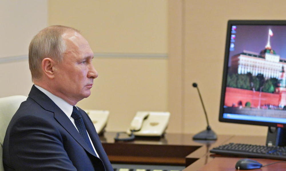 OVO JE PUTINOV TAJNI KABINET! Predsednik Rusije prvi put pokazao prostoriju u kojoj novinari nikad nisu bili! (VIDEO)