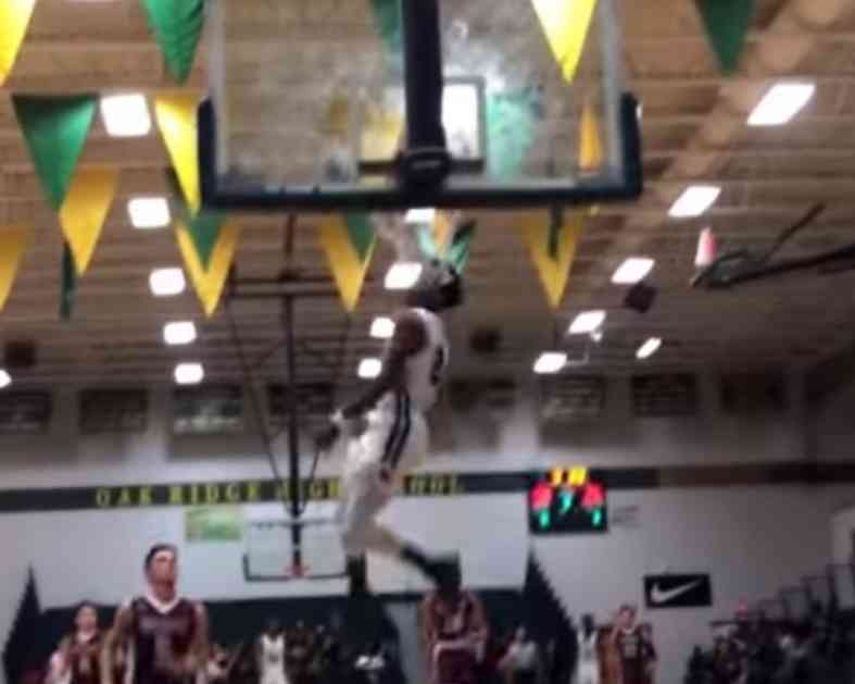 OVO NE MOGU NI NAJVEĆE NBA ZVEZDE: Pogledajte spektakularno zakucavanje srednjoškolca iz Orlanda (VIDEO)