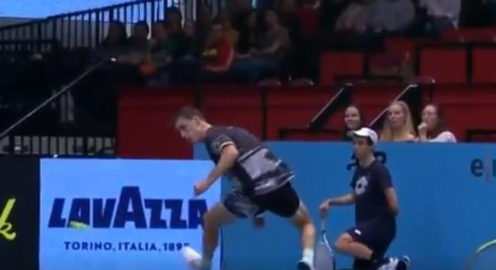 OVO NI ĐOKOVIĆ NE MOŽE: Pogledajte spektakularan udarac britanskog tenisera! Ovo je poen godine (VIDEO)