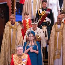 OVO se desilo PRVI PUT u istoriji britanske krune! Žena tokom cele ceremonije NOSILA MAČ - evo o čemu se radi