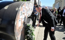 
					Obeleženo 15 godina od martovskog progroma Srba u Kosovskoj Mitrovici 
					
									
