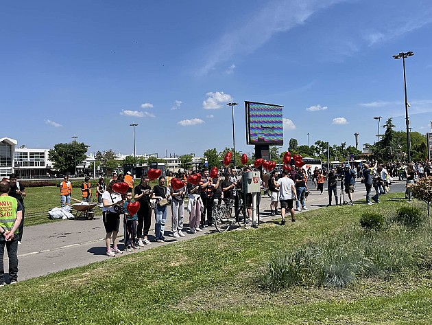 Obeleženo šest meseci tragedije kod Železničke stanice (FOTO)