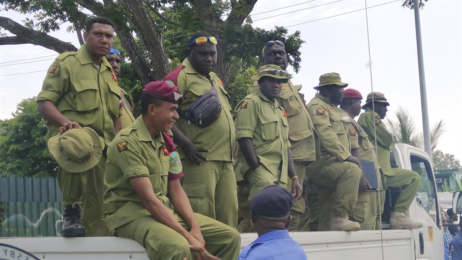 Obezbeđenje sa APEK-a upalo u parlament Papue Nove Gvineje