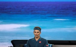
					Obezbeđenje zaustavilo Federera u Melburn parku 
					
									