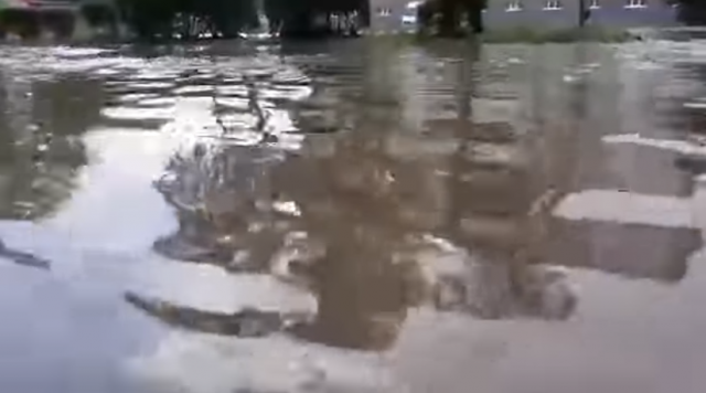 Obilna kiša u Čačku, potop na ulicama VIDEO
