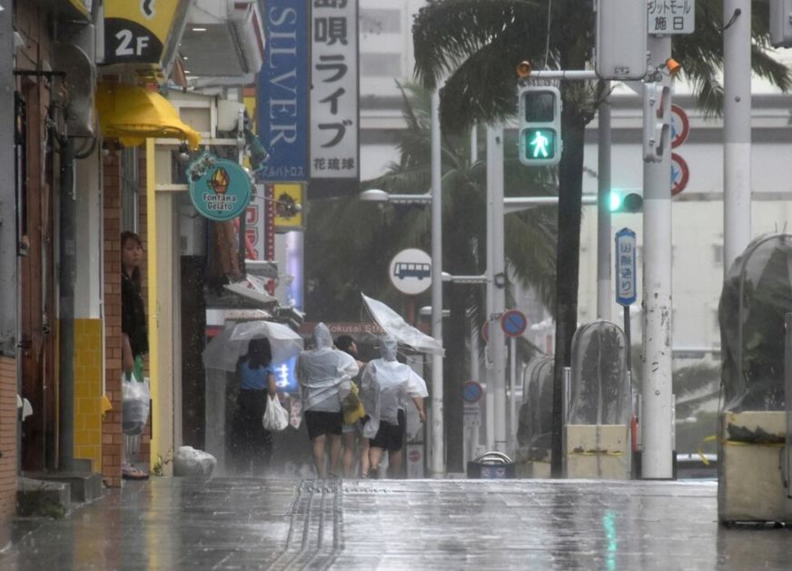 Obilne padavine na zapadu Japana, upozorenja na poplave i klizišta