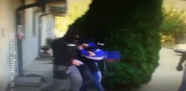 Objavljen snimak hapšenja napasnika iz tramvaja VIDEO