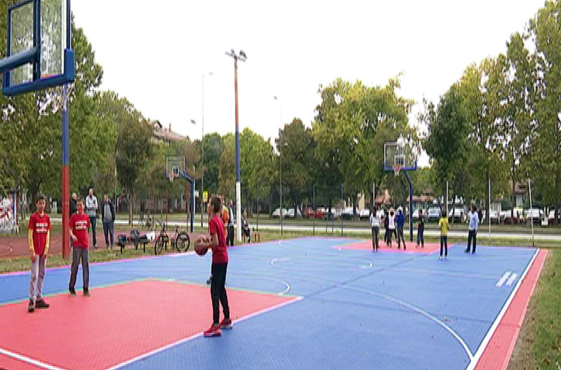 Obnovljen košarkaški teren u zrenjaninskom naselju Bagljaš