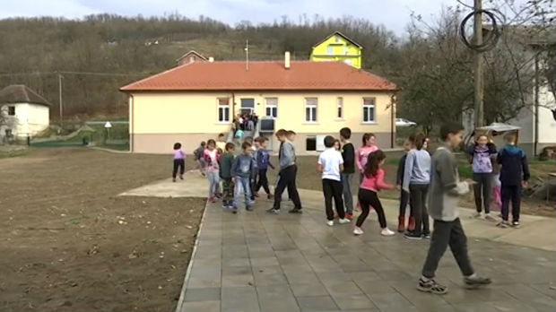 Obnovljene škole u ljubovijskim selima