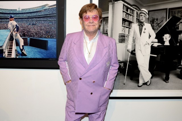 Obožavateljka Eltona Džona prodaje cveće koje joj je muzičar poklonio pre 50 godina