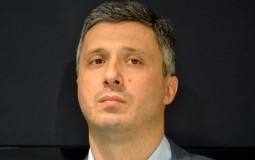 
					Obradović (Dveri): Izjava ministra unutrašnjih poslova dokaz da se policija stavila na stranu vlasti 
					
									