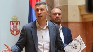 Obradović: Srbiju predstavlja neovlašćena delegacija SNS-a