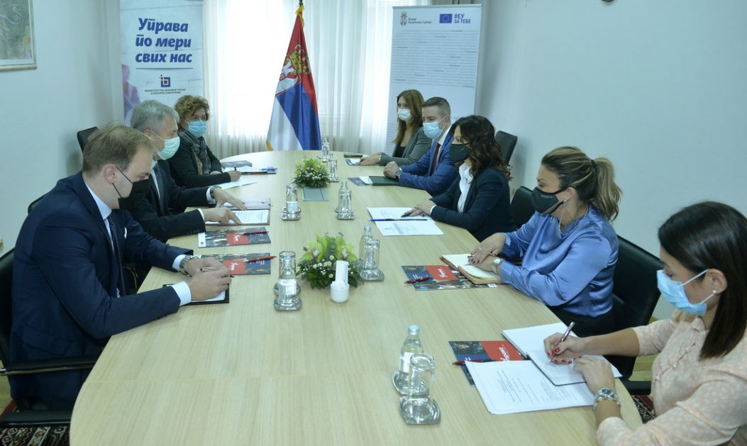 Obradović sa slovačkim ambasadorom o saradnji ministarstava