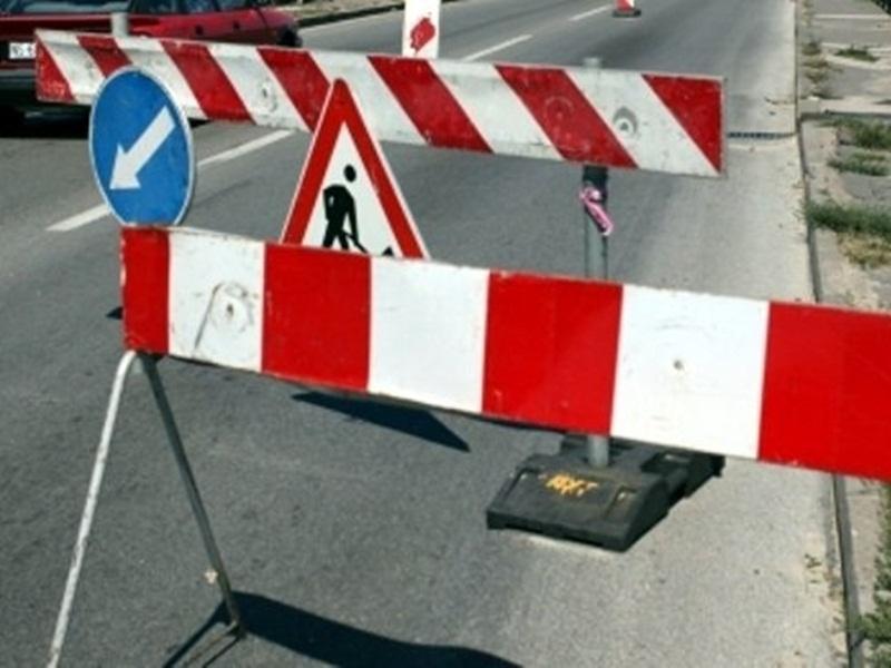 Obustavljen saobraćaj na putu Leskovac-Barje zbog izlivanja vode