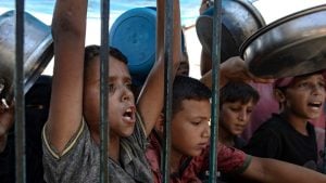 „Očajni, traumatizovani, gladni Palestinci“: Izrael dva meseca blokira pomoć za Gazu