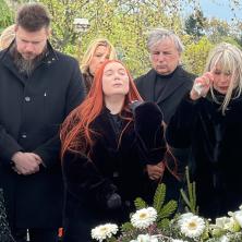 Od njega se ne odvaja: Ćerka pokojnog Saše Popovića nakon porodične tragedije, ovako provodi dane - On je sa njom u vili