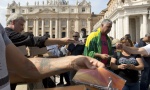 Od pape vernicima na poklon 40.000 krstića

