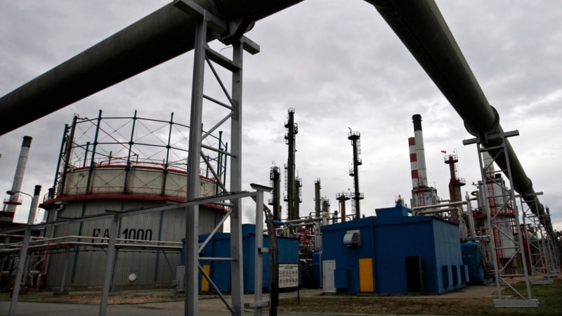 Od utorka neće raditi rafinerija Naftne industrije Srbije, rekao Vučić 