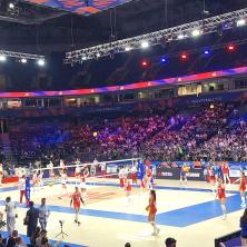 Odbojkašice jure prvi trijumf u Ligi Nacija protiv Poljakinja, bodri ih i nekadašnji košarkaš Partizana (FOTO)