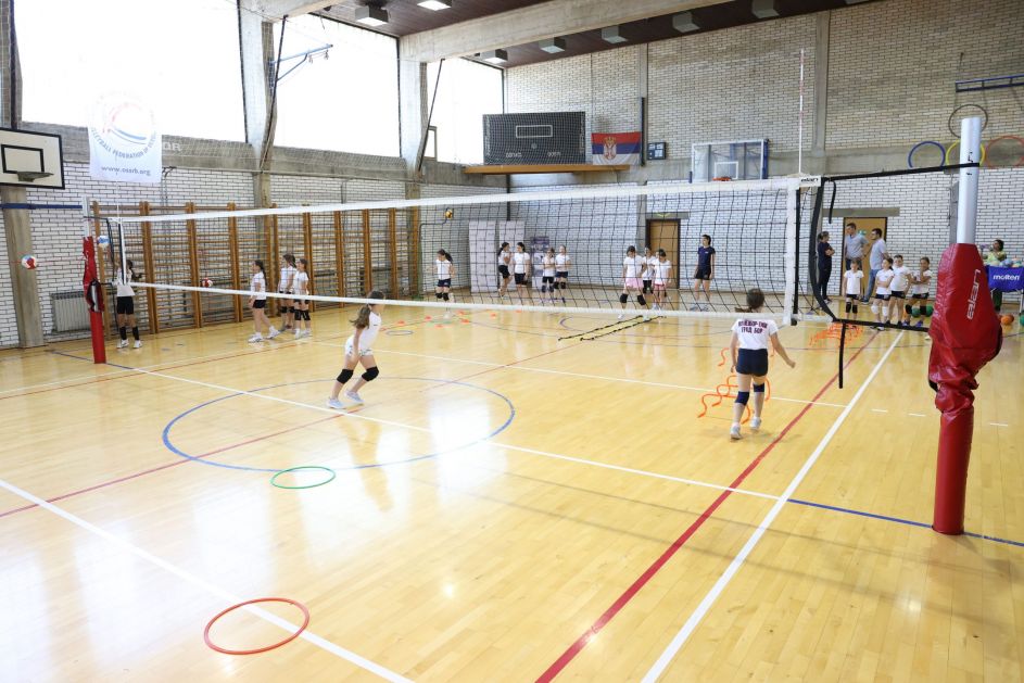 Odbojkaški klub „Volejbor-Tim“ iz Bora dobio donaciju za razvoj mladih sportista