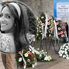 Odjekuje tišina na groblju Orlovača: Porodica i prijatelji pristižu da isprate Žanu Okuku na VEČNI POČINAK