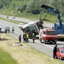 Određen pritvor vozačima iz BiH: Izazvali tragičnu nesreću na auto-putu u Hrvatskoj - poginule dve žene, teže povređeno osam putnika