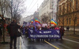 
					Održan Osmomartovski marš, Janković uz žene 
					
									