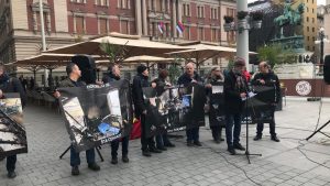 Održan protest novinara „Dogorelo je“ (VIDEO)