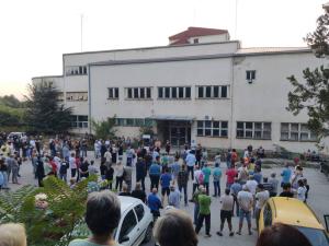 Održan protest u Knez Selu - meštani u strahu, ali odlučni da spreče dolazak migranata
