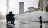 Oklopna vozila i vodeni topovi - nema mira na ulicama evropske prestonice FOTO