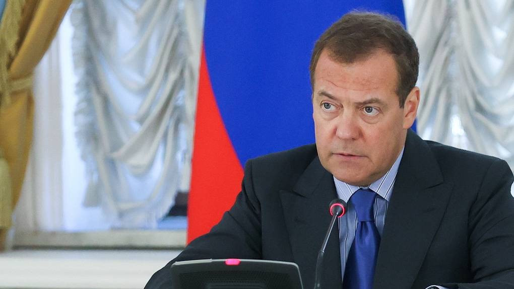 Oko 280.000 regrutovano po ugovoru od 1. januara - Medvedev