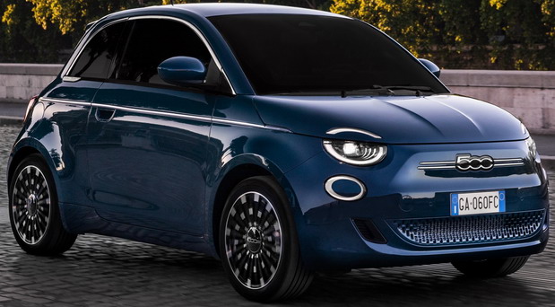 Olivije Fransoa za volanom modela Novog Fiat 500: svetska premijera prve test vožnje