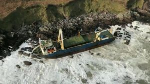Oluja Denis: Kako je „brod-duh“ bez posade plovio okeanima godinu dana