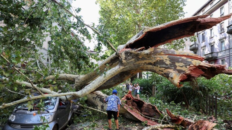 Oluja usmrtila dvije osobe na sjeveru Italije, moguće vanredno stanje