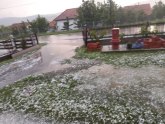 Olujno nevreme pogodilo Zapadnu Srbiju; grad veličine oraha pokosio Prijepolje VIDEO