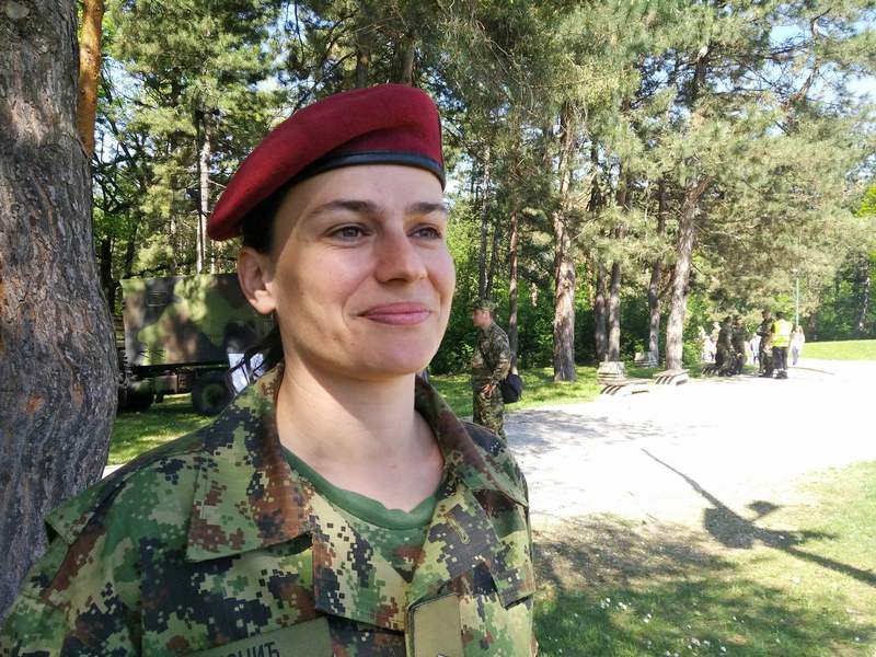 Ona je jedina žena u srpskoj vojsci koja na nas motri iz vazduha