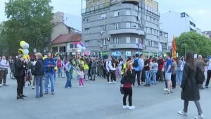 „Onlajn nije rešenje“: Srednjoškolci danas protestuju u Novom Sadu