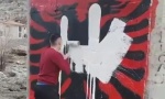 Ono što neće Milova vlast, hoće narod: Pogledajte kako je prekrečen albanski dvoglavi orao u Tuzima (VIDEO)