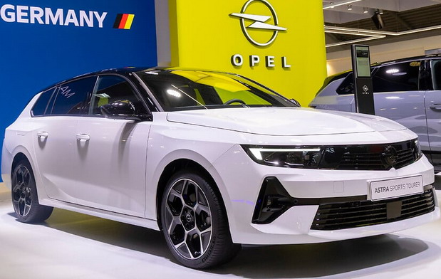 Opel Astra Sports Tourer Hybrid na sajmu u Minhenu