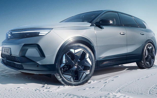 Opel Grandland Electric AWD košta skoro 60.000 evra