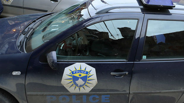 Opljačkano vozilo kompanije za obezbeđenje u Leposaviću
